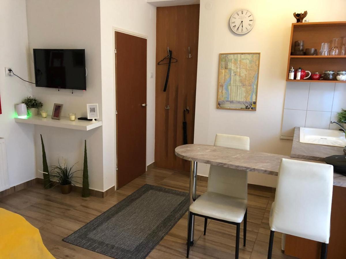 Milla Apartman Szentendre Bagian luar foto