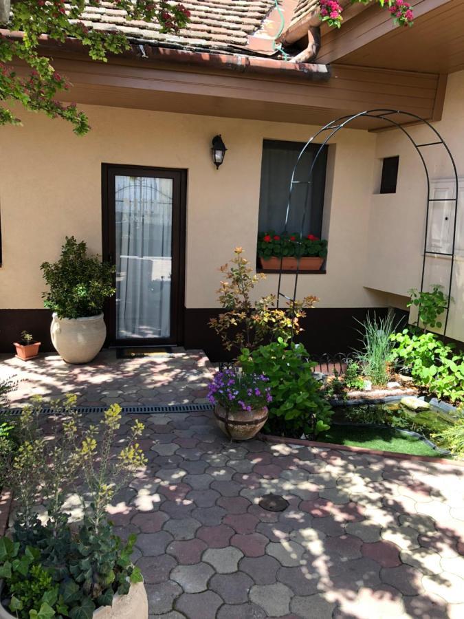 Milla Apartman Szentendre Bagian luar foto